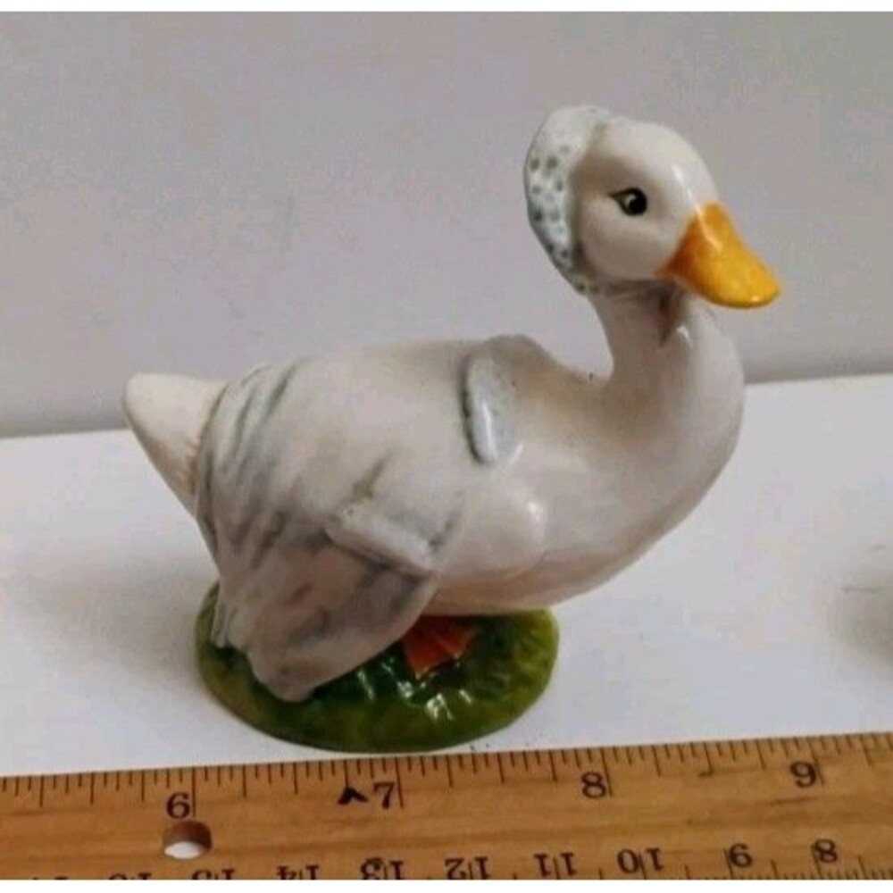 Vintage Beswick Beatrix Potter Rebeccah Puddle-Duck Ceramic Figurine England